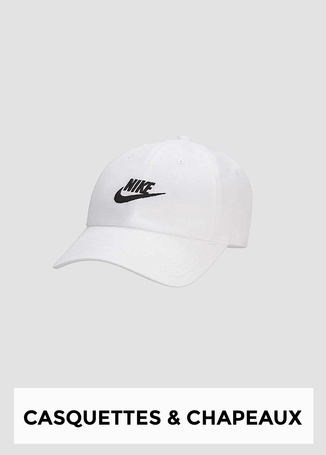 Casquette blanche Nike avec logo noir brodé, style classique et intemporel