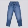 Mum fille en jeans - KONTAKT