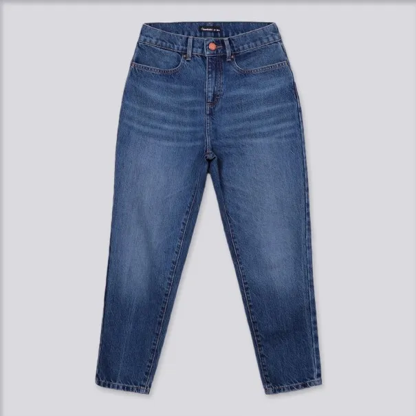 Mum fille en jeans - KONTAKT