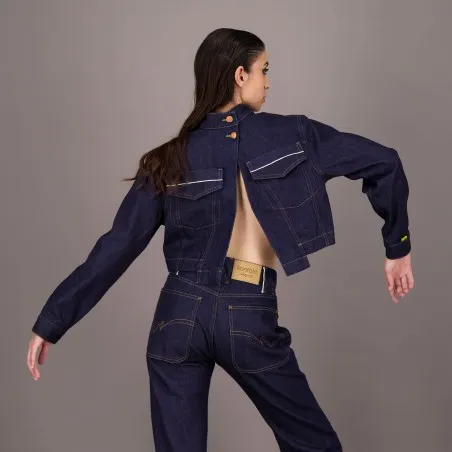 Cropped jacket unisexe selvedge avec fermeture décalée en jeans Selvedge And Raw Look - TUNIS FASHION WEEK 2024 - KONTAKT