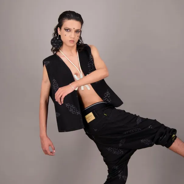 Farmla unisexe matelassé en jeans IMPRIME BERBERE HEAVY PRINT AND LASER - TUNIS FASHION WEEK 2024 - KONTAKT