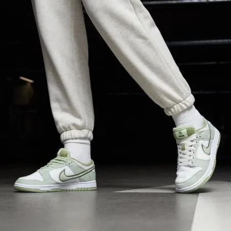 Basket Casual Femme NIKE W NIKE DUNK LOW SE CC - NIKE