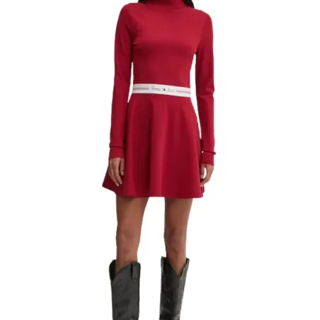 Tommy Jeans – Robe courte évasée à col Perkins – Rouge - TOMMY JEANS