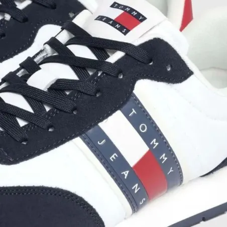 Tommy Jeans – Baskets à logo essentielles – Blanc Noir - TOMMY HILFIGER