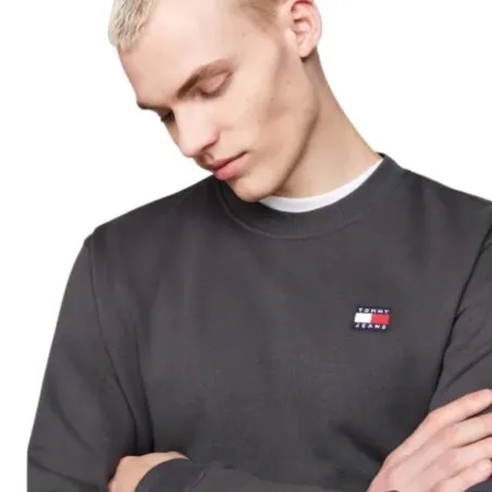 Tommy Jeans – Sweat-shirt à badge régulier – NEW CHARCOAL - TOMMY JEANS