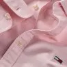 Tommy Jeans – Chemise Oxford coupe standard à écusson – Rose - TOMMY JEANS