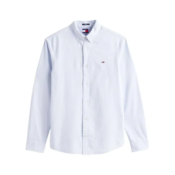 Tommy Jeans – Chemise Oxford coupe standard à écusson – moderate blue - TOMMY JEANS