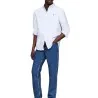 Tommy Jeans – Chemise Oxford coupe standard à écusson – moderate blue - TOMMY JEANS