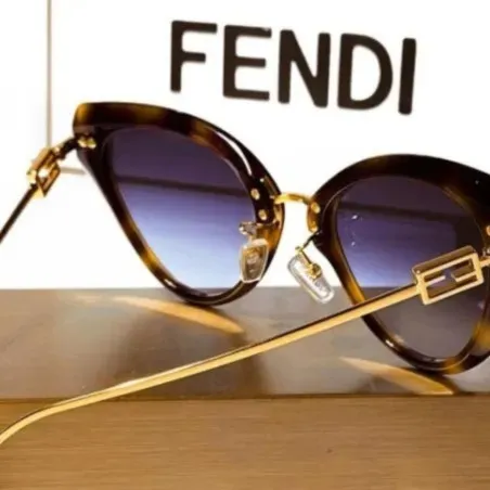 Lunettes de Soleil Femme FENDI FE40014U - FENDI