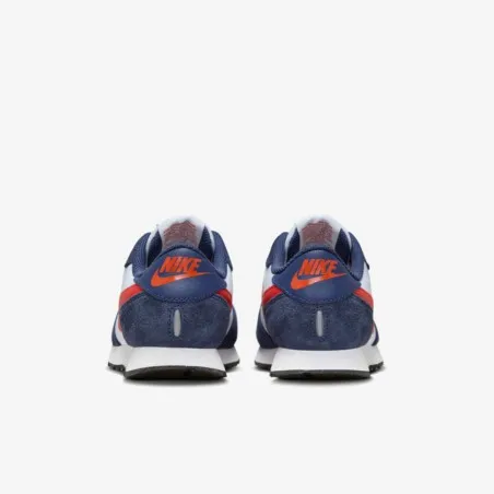 Nike Enfant – Nike MD Valiant JR – bleu marine/blanc/noir/rouge piquant - NIKE