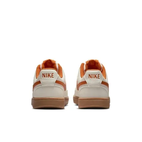 Nike Baskets Court Vision Low Beige Rouge - NIKE