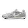 Nike Baskets femme Venture Runner Gris loup/blanc cass/noir - NIKE