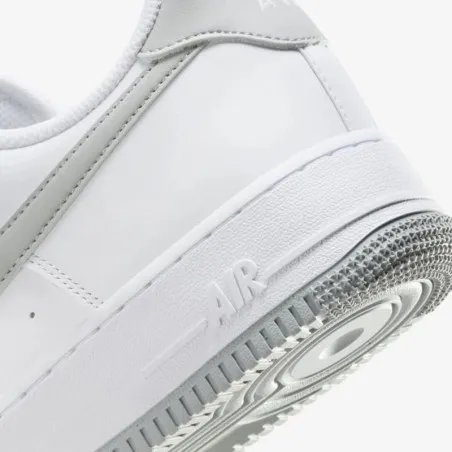 Nike Homme Nike Air Force 1 07 Light Smoke Gris - NIKE