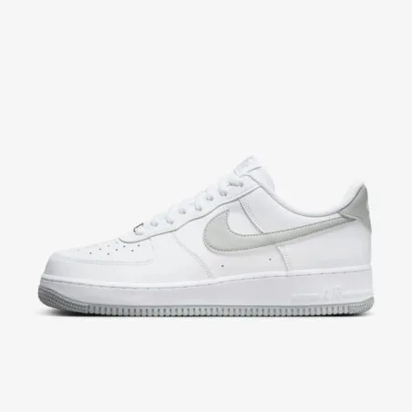 Nike Homme Nike Air Force 1 07 Light Smoke Gris - NIKE