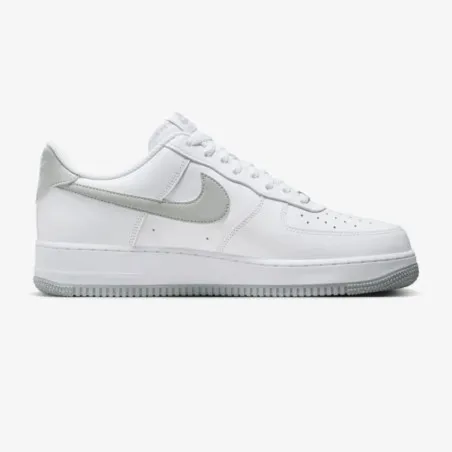 Nike Homme Nike Air Force 1 07 Light Smoke Gris - NIKE