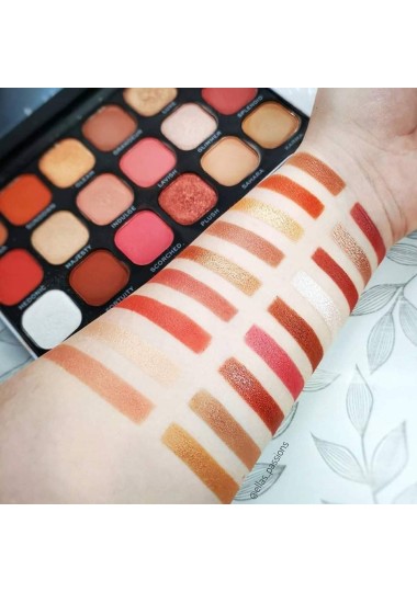 Palette REVOLUTION UNCONDITIONAL LOVE - REVOLUTION