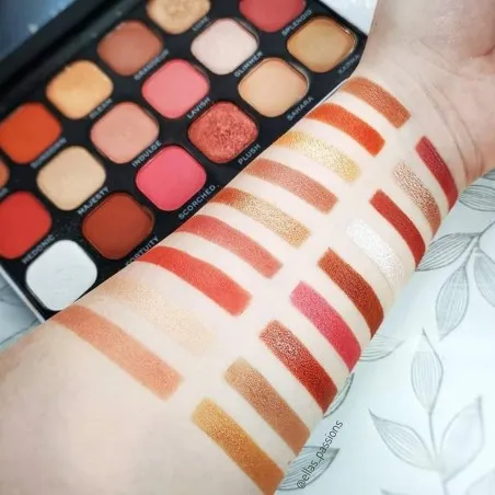 Palette REVOLUTION UNCONDITIONAL LOVE - REVOLUTION