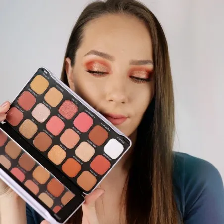 Palette REVOLUTION UNCONDITIONAL LOVE - REVOLUTION
