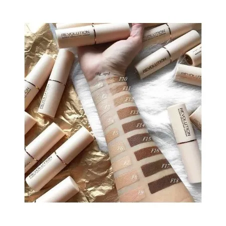FOUNDATION & CONCEALER REVOLUTION  FOND DE TEINT "FAST BASE STICK FOUNDATION" - REVOLUTION