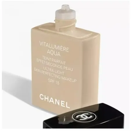 FOND DE TEINT CHANEL  VITALUMIÈRE AQUA  SPF 15 - CHANEL