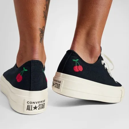 Converse Femme – Women's Chuck Taylor All Star Lift OX "Cherries" – Noir - CONVERSE