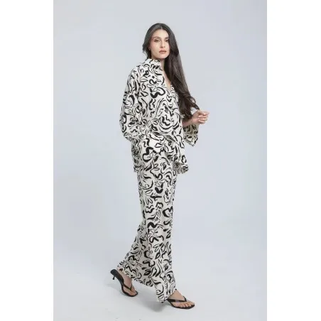 Ensemble chemise et pantalon fluide à motif abstrait noir et blanc - Estelle