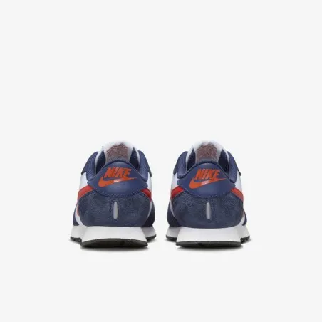 Nike Enfant – Nike MD Valiant JR – bleu marine/blanc/noir/rouge piquant - NIKE