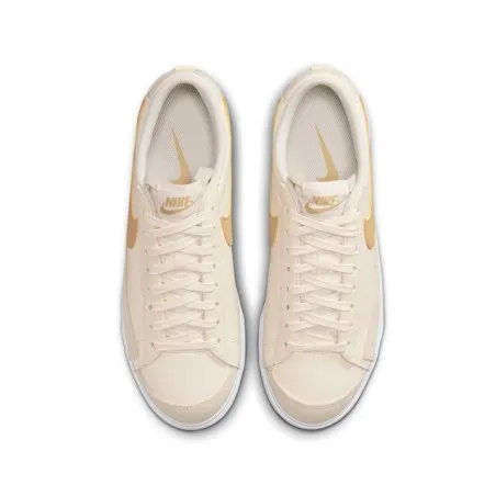 Nike Femme – Nike Blazer Low Platform Pale Ivory – Blanc Saturn Doré - NIKE