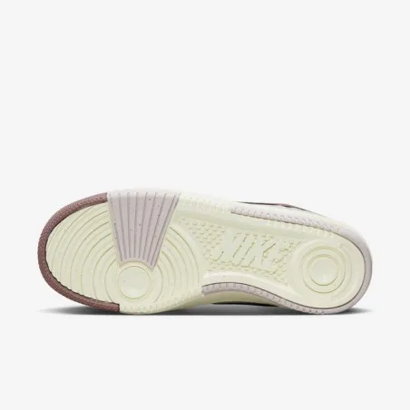Nike Femme – Nike Gamma Force – Os clair/Violet platine/Lait de coco/Mauve fumé - NIKE