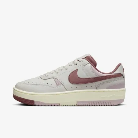 Nike Femme – Nike Gamma Force – Os clair/Violet platine/Lait de coco/Mauve fumé - NIKE