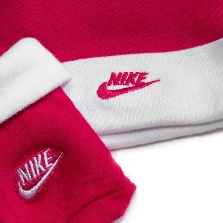 Nike Enfant -ENSEMBLE BONNET ET CHAUSSONS NIKE BABY FUTURA 2 PIÈCES – Rouge - NIKE
