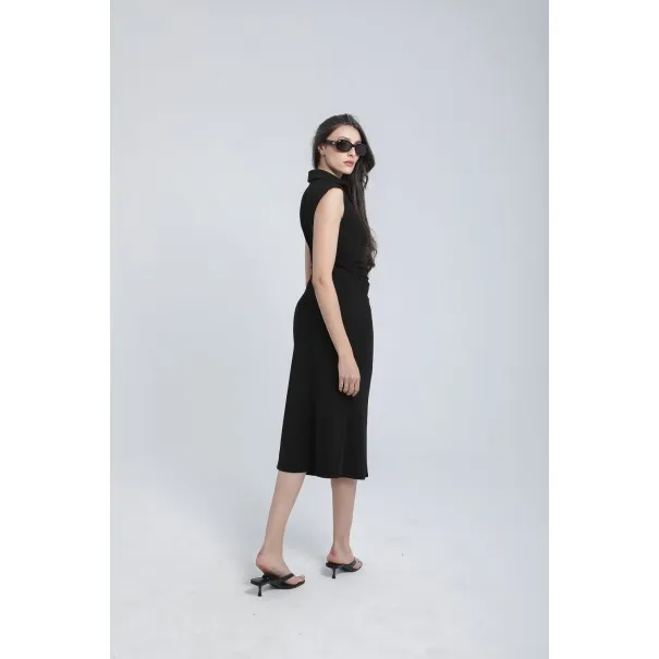 Robe noire ajustée à boutons dorés - Estelle